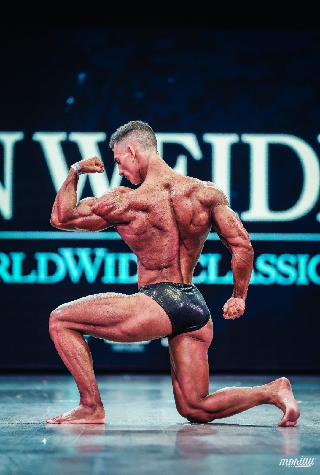 Daniel Cañizares en competición — back pose